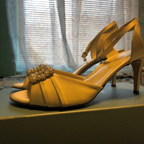 poshmark wedding shoes